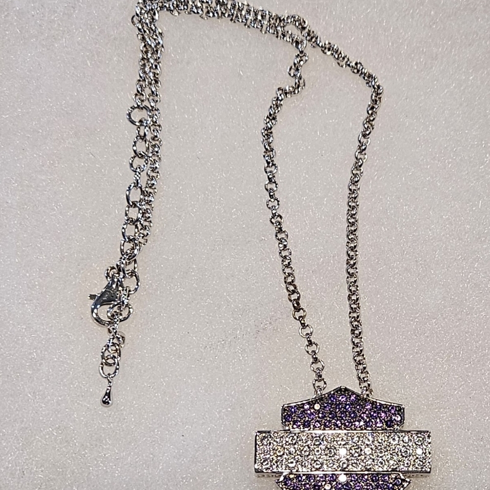 Elegant Silver and Purple Pendant Necklace